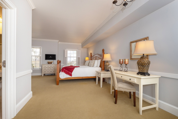 Handicap Room with 1 King Bed Photo 5