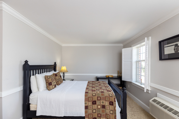 Queen Room, One Queen Bed Photo 1