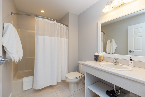 Queen Room, One Queen Bed Photo 6