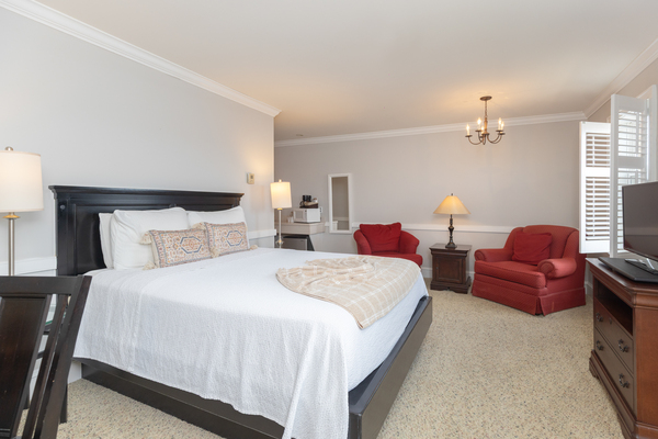 Divided Double Queen Room Photo 1